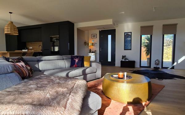 Maison à vendre    4 pièces •  Nîmes