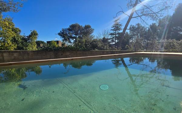 Maison à vendre    4 pièces •  Nîmes