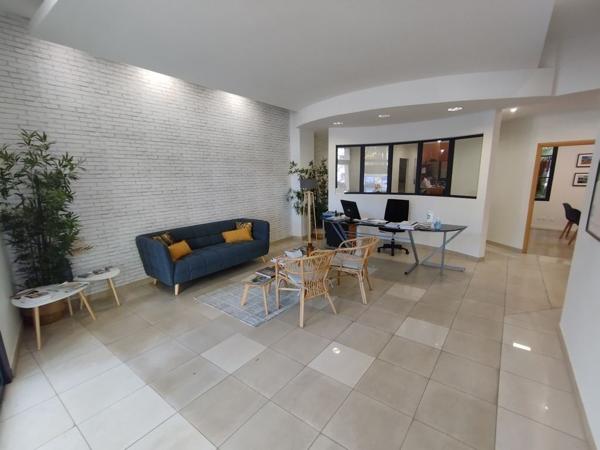 NARBONNE - Local commercial 148m² - A LOUER