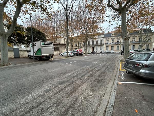 NARBONNE - Local commercial 148m² - A LOUER