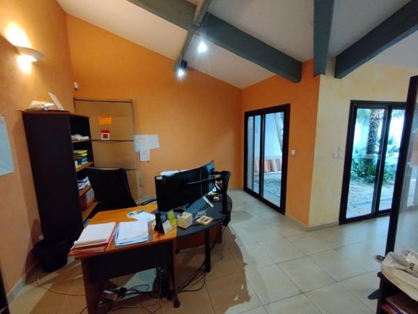 NARBONNE - Local commercial 148m² - A LOUER