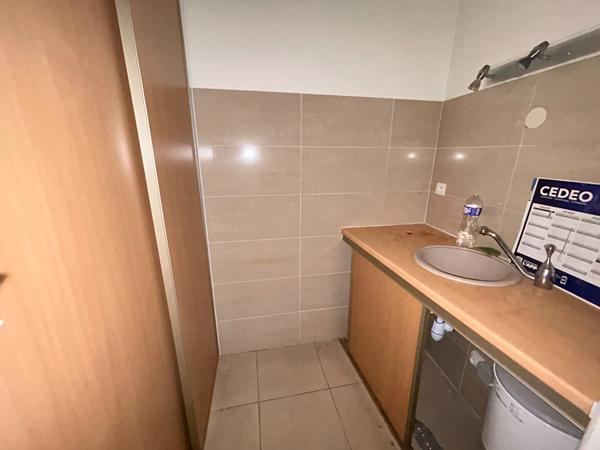 NARBONNE - Local commercial 148m² - A LOUER