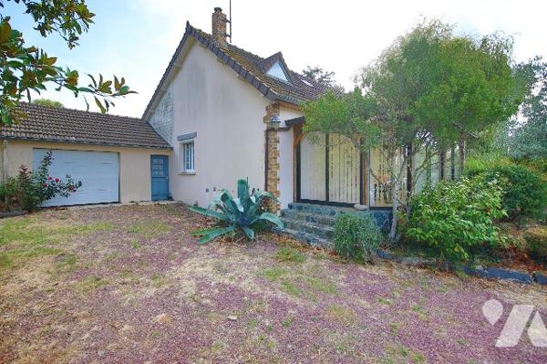 PORTBAIL-SUR-MER : à 2,5km de la plage :  Pavillon avec jardin et garage