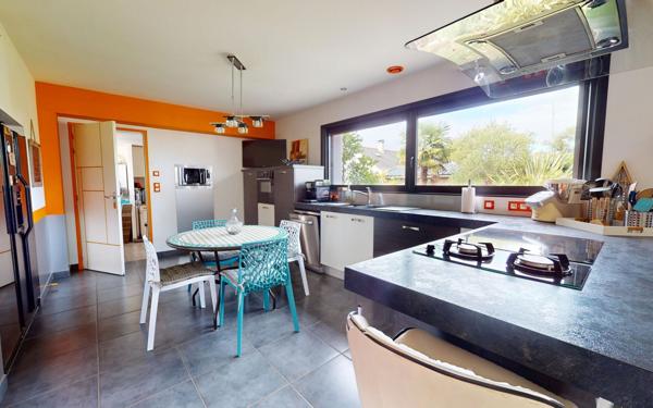 Maison à vendre    5 pièces • 160 m2 Ligné