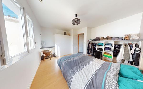 Maison à vendre    5 pièces • 160 m2 Ligné