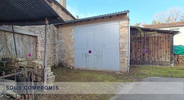 DEUX GARAGES + TERRAIN VOUILLÉ