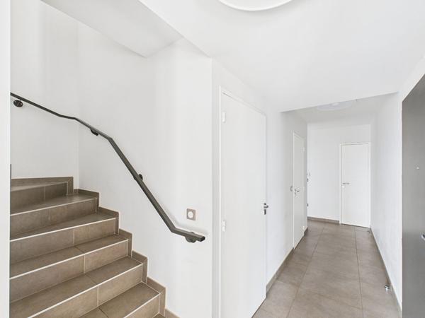 APPARTEMENT ROOFTOP EN DUPLEX T6 AVEC 3 TERRASSES 2 GARAGES 1 CAVE