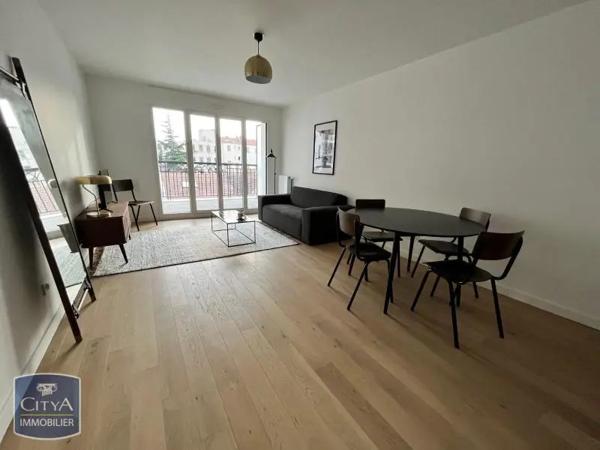 Appartement à louer 3 pièces 62.83m² Suresnes (92150)