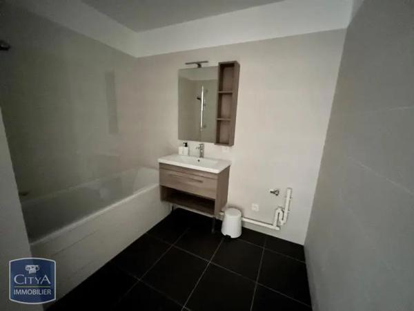 Appartement à louer 3 pièces 62.83m² Suresnes (92150)