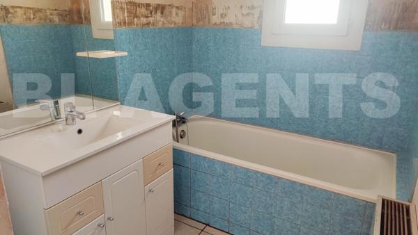 Villa plain-pied T4 + 2 garages + terrains