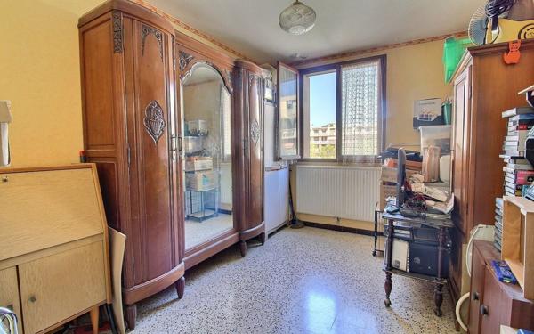 Appartement à vendre    4 pièces • 81,50 m2 Marseille 13