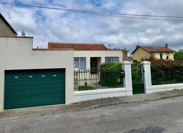 Grande maison de ville avec garage double, studio indépendant et jardin à Carcassonne