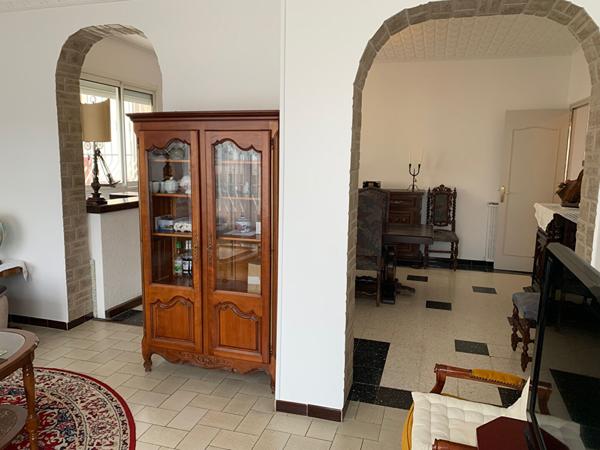 Grande maison de ville avec garage double, studio indépendant et jardin à Carcassonne