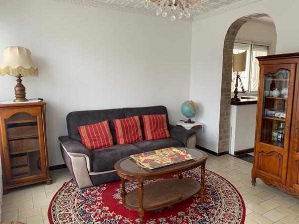 Grande maison de ville avec garage double, studio indépendant et jardin à Carcassonne