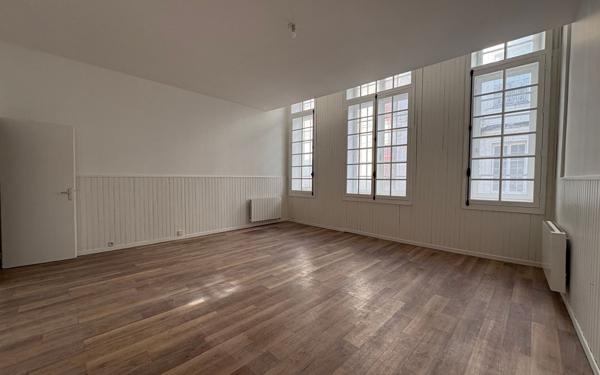 Appartement à louer    2 pièces • 50 m2 La Rochelle