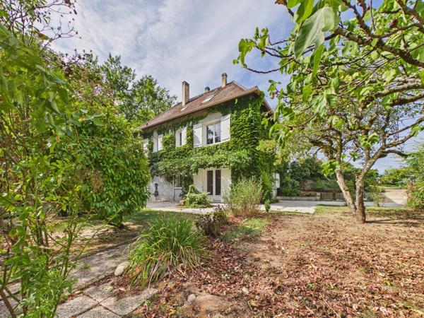 Élégante maison avec grand jardin à Bergerac