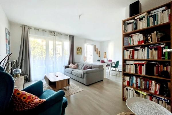 Appartement  T4-80 m2 avec 3 chambres, salon exposé S/O,dans immueble 2018 avec ascenseur,  garage- quartier BEAUREGARD à Rennes