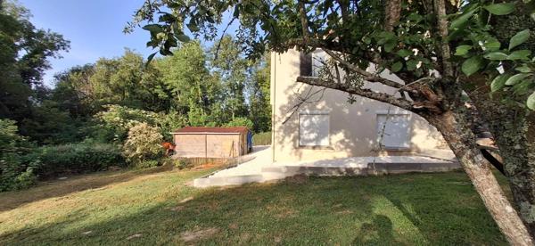 Maison à vendre 6 pièces 140 M² habitable, 4 chambres donc une suite parentale sur un terrain de 896 M², proche des commerces, écoles et transport avec le calme en plus à POMMEUSE (77)