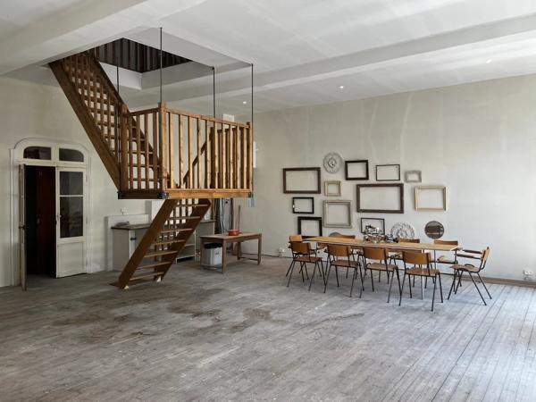 Bel appartement au cœur du village à terminer.