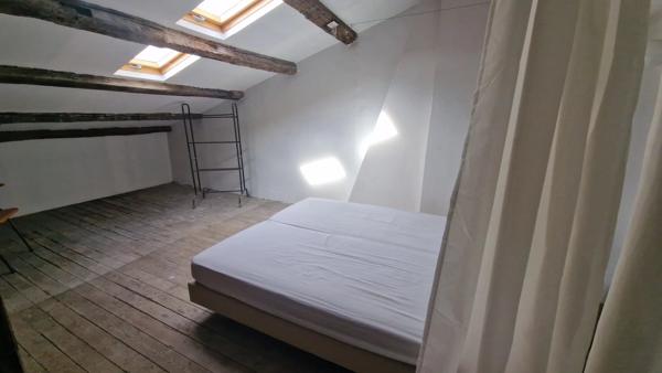 Bel appartement au cœur du village à terminer.