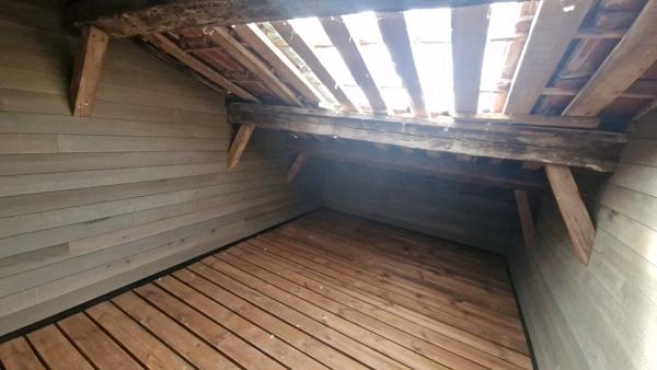 Bel appartement au cœur du village à terminer.