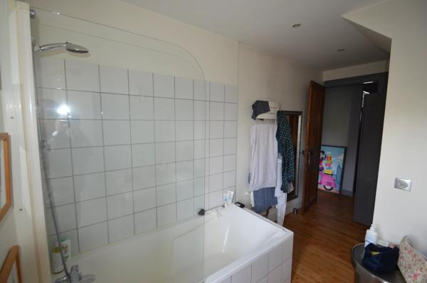 Vente                                                      Maison
                        
                     7 pièces                      105 m2                     à Le Mans