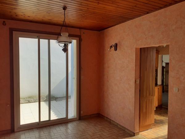 A la Guérinière, maison de plain-pied de 120 m2 de surface habitable à 100 mètres de la mer.