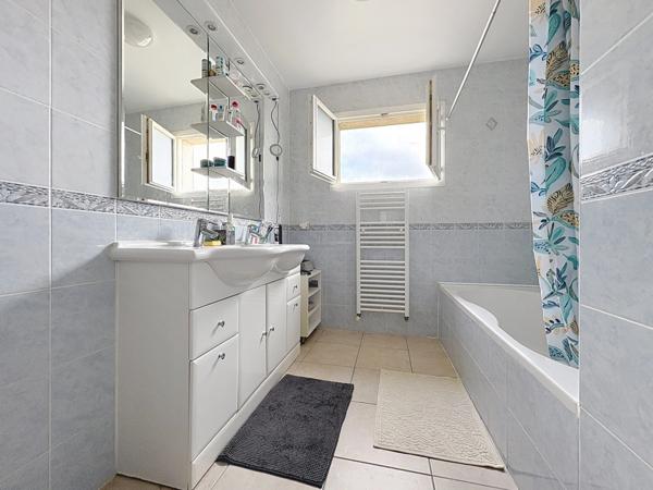 Appartement à vendre 5 pièces VETRAZ MONTHOUX (74)