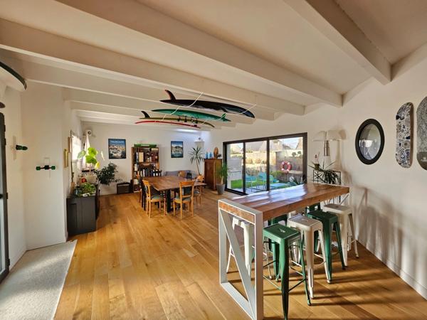 Maison contemporaine de 175 m² – Vie de plain-pied – Centre de Lannilis
