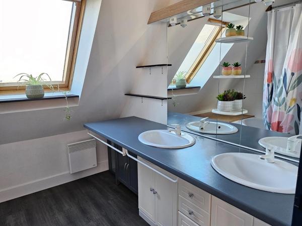Maison contemporaine de 175 m² – Vie de plain-pied – Centre de Lannilis