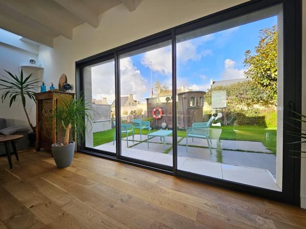 Maison contemporaine de 175 m² – Vie de plain-pied – Centre de Lannilis