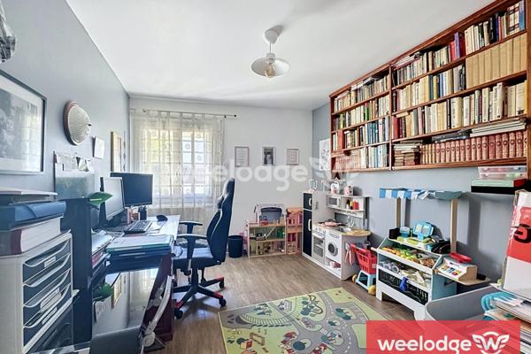 Maison à vendre 7 pièces de 166 m² à Jouy-le-Moutier