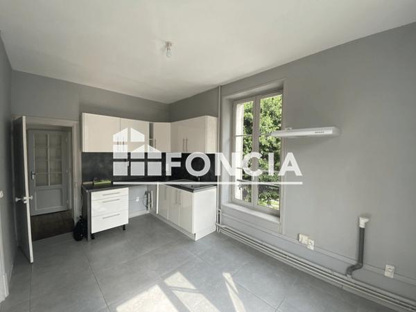 Location Appartement 6 pièces 166.91 m² - 1 PLACE DOMREMY Orleans 45100
