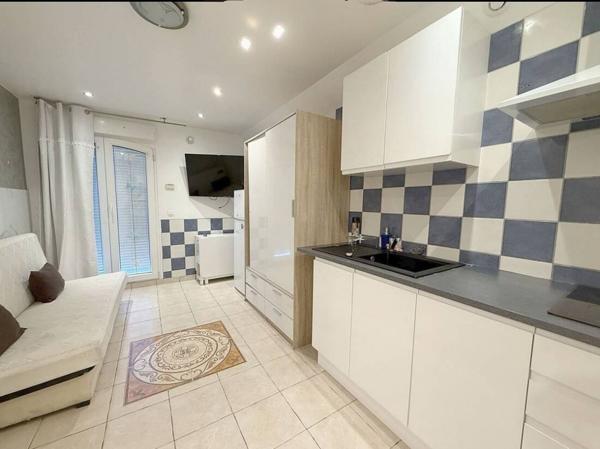 Maison
         8 pièces
        - 164 m² Exclusivité 625 000 € *
