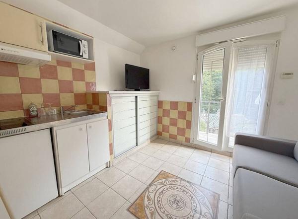 Maison
         8 pièces
        - 164 m² Exclusivité 625 000 € *