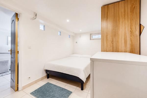 Maison
         8 pièces
        - 164 m² Exclusivité 625 000 € *