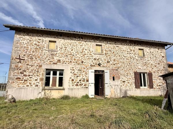 Maison à potentiel avec grange, proche de Brigueuil