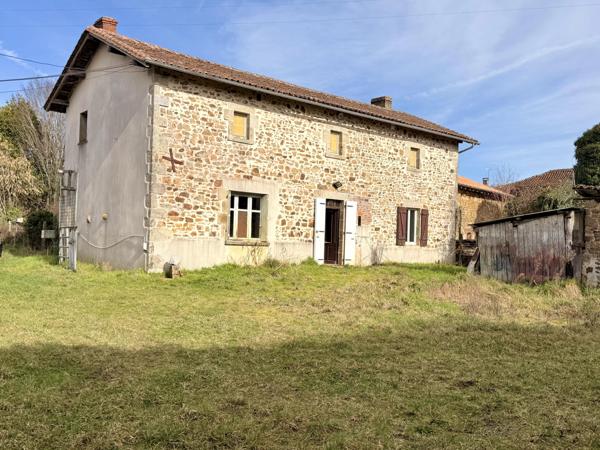 Maison à potentiel avec grange, proche de Brigueuil