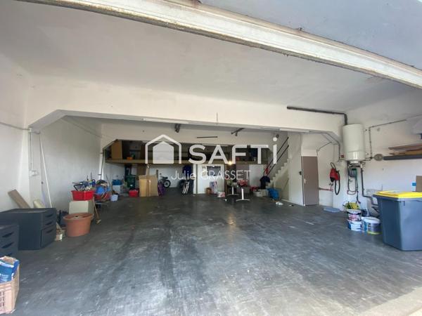 MAISON AVEC EXTERIEURS ET GARAGE D ENVIRON 130 m²
