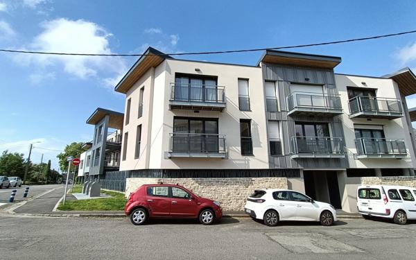 Stationnement à louer    Brest