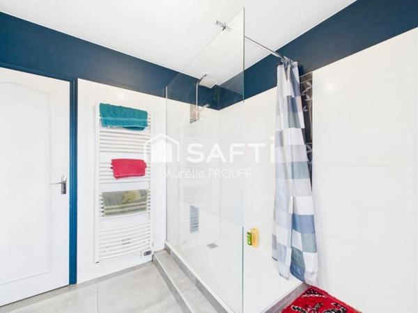 BELLE FAMILIALE,123 m2, 5 CHAMBRES, JARDIN 1018m2