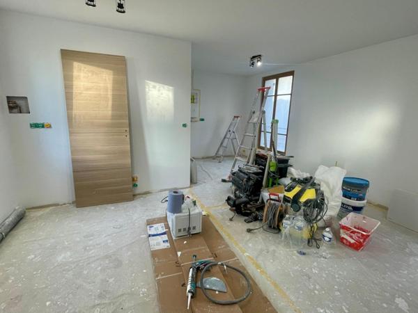 Grand studio rénové – 29 m² – Paris 20