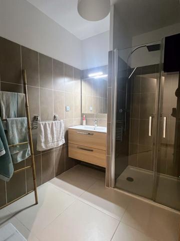 Narbonne (11100) NARBONNE - EXCLUSIVITE - Appartement comme neuf 2 chambres avec terrasse de 40m2 + garage + parking