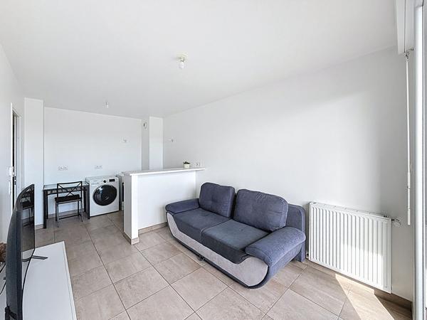 Appartement à Meaux dans une résidence de 2017 -proche Pâtis et avenue Foch - 2 pièces - balcon et place de parking en sous-sol - secteur calme - gare à 20 minutes à pied.