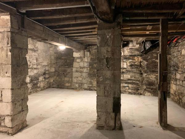 Localcommercial * 35 M² * 49000 Angers * 150 * 150,  
Angers 49000