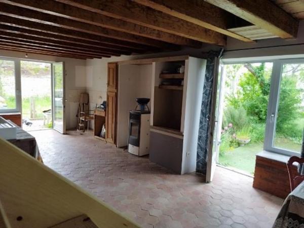 Maison de charme en pierres, avec dépendances