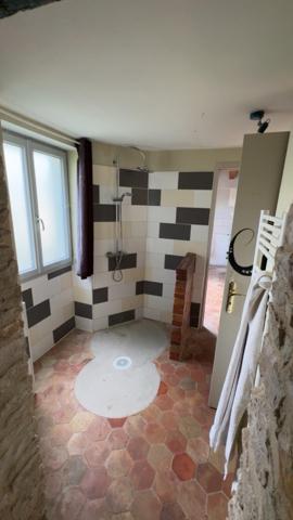 Maison de charme en pierres, avec dépendances