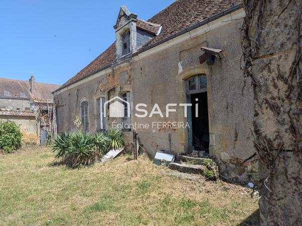COMMUNE DE GRACAY, ENSEMBLE EN PIERRE AVEC JARDIN.