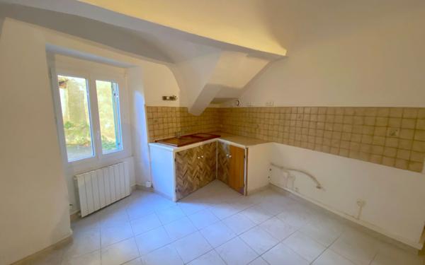 Immeuble à vendre    2 pièces • 165,17 m2 Loriol-sur-Drôme
