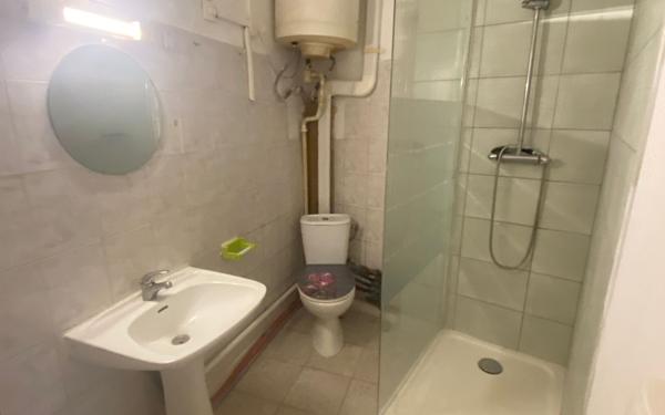 Immeuble à vendre    2 pièces • 165,17 m2 Loriol-sur-Drôme